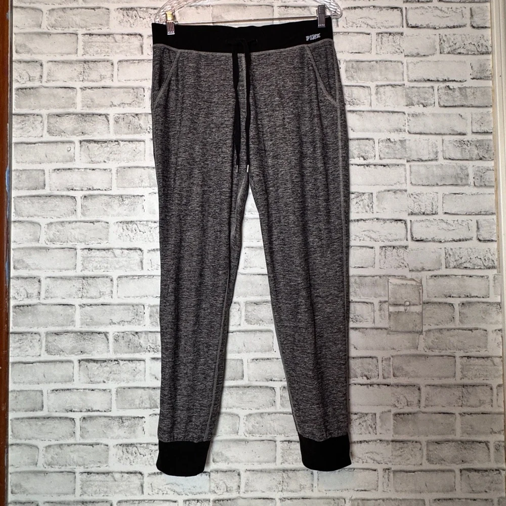 PINK Victoria's Secret Gray and Black Jogger Sweatpants dance pants sz M pockets